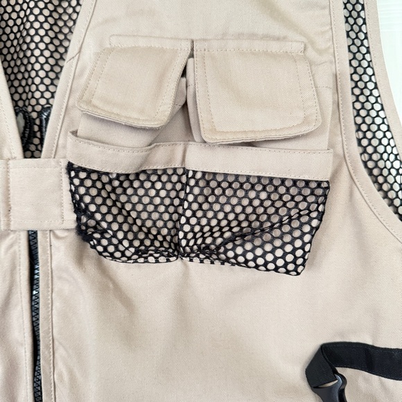 Beige and Black Photography Utility Vest Size XL - Picture 5 of 13